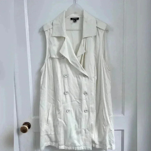 Torrid White Trench Vest In Cloud Dancer Like New - Picture 3 of 5